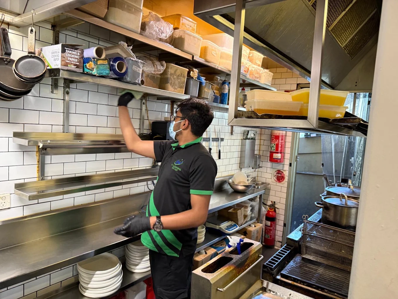 KV Cleaning Group cleaner working in a restaurant in Sydney