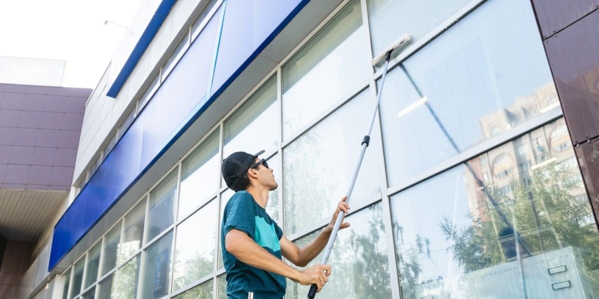 How To Clean Windows Without Streaks?