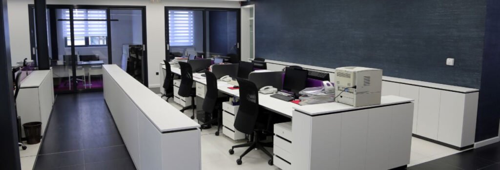 How to Maintain a Spotless Office All Year